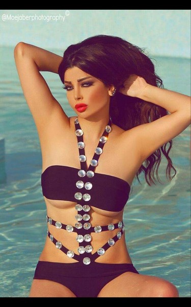 Rola Yamout's Sexy Photo shoot